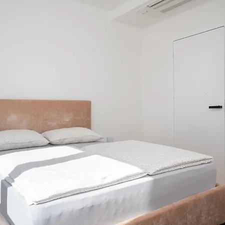 Apartamento Soni Srima